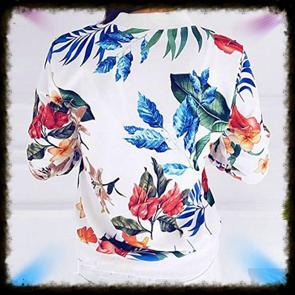 💕🍭BNWT FLORAL BOMBER JACKET🍭💕 - Picture 3 of 4